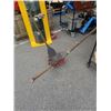 Image 2 : COLLINS PIPE CHAIN VICE STAND