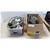 Image 1 : 4 12V SPOLIGHTS WITH TRAY OF SHOP FLUIDS AND DRYER PLUG CABLE