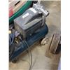 Image 3 : BLUE AIR COMPRESSER WORKING