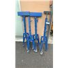 Image 1 : 4 METAL SHOP STANDS