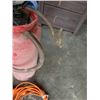 Image 8 : SHOP STRING LIGHT, TROUBLE LIGHT AND SPRAYER