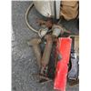 Image 3 : ROOFING HAMMER, SANDBLASTING HELMET, SHUTOFF VALVES AND TORCH WITH TANK