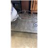 Image 2 : 3 PLANTERS, PLANTER STAND, PLANTER DOLLY AND DROP IN SINK