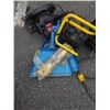 Image 2 : CIRCULAR SAW, BOXER RATCHETING SOCKET WRENCH, 2 SHOP LIGHTS AND 3 DUST PANS