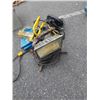Image 4 : CIRCULAR SAW, BOXER RATCHETING SOCKET WRENCH, 2 SHOP LIGHTS AND 3 DUST PANS