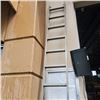 Image 2 : 12 RUNG ALUMIINUM LADDER AND WOODEN A FRAME