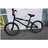 Image 1 : BLACK BMX NO BRAND BIKE