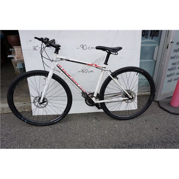 WHITE ROCKY MOUNTAIN BIKE