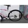 Image 3 : WHITE ROCKY MOUNTAIN BIKE