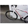 Image 4 : WHITE ROCKY MOUNTAIN BIKE