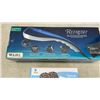 Image 2 : NEW WAHL LIGHTWEIGHT PERCUSSION MASSAGER WITH FOMI CLAY BEAD GLOVES