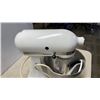 Image 2 : WHITE KITCHENAID CLASSIC MIXER WORKING WITH SPATULA BEATER AND WHISK