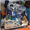 Image 1 : 2 TRAYS OF KIDS SHOES AND ADULT SLIPPERS