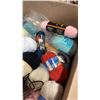 Image 6 : LARGE BOX OF YARN NAND LIGHT KNITTER MODEL LK100 KNITTING MACHINE