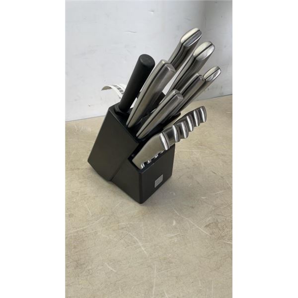 SALT KNIVES IN KNIFE BLOCK