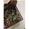 Image 3 : 2 TRAYS OF STONES AND MARBLES
