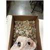 Image 7 : 2 TRAYS OF STONES AND MARBLES