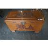 Image 1 : CARVED VINTAGE CEDAR TRUNK WITH TRAY