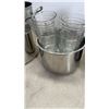 Image 5 : TOASTER, COFFEE MAKER, 2 POTS AND GLASSWARE