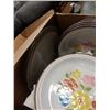 Image 4 : 9 MID CENTURY INTERNATIONAL STONEYBROOK SUMMERLOVE STONEWARE JAPAN PLATES AND GLUCKSTEIN HOME HAMPTO