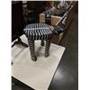 Image 2 : CAT STAND AND SMOKERS STAND