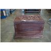 Image 1 : CARVED WOOD TRUNK