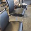 Image 3 : 2 CHROME AND BLACK BAR STOOLS ONE DOESN'T STAY UP