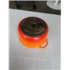 Image 4 : COUSANCES CAST IRON ENAMELED DUTCH OVEN