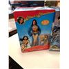 Image 2 : WONDER WOMAN AND BATMAN COMFY THROW BLANKETS WITH SLEEVES