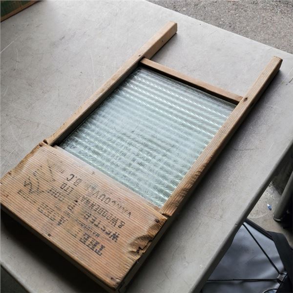 VINTAGE FRASER MOUNTAIN WASHBOARD