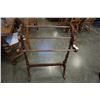 Image 1 : ANTIQUE BLANKET RACK