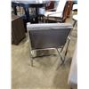 Image 3 : NEW HOME ELEGANCE MODERN GREY AND CHROME LOUNGE CHAIR