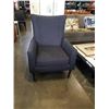 Image 1 : UPHOLSTERED BUTTONBACK CHAIR