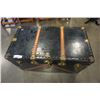 Image 2 : VINTAGE CHRISTIE BAGGAGE TRUNK