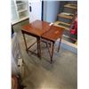 Image 1 : 2 NESTING ENDTABLES