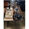 Image 1 : ELECTRIC COOKER, STEAMER, PAN, CREAM AND SUGARS, CUPS AND WATER BOTTLE