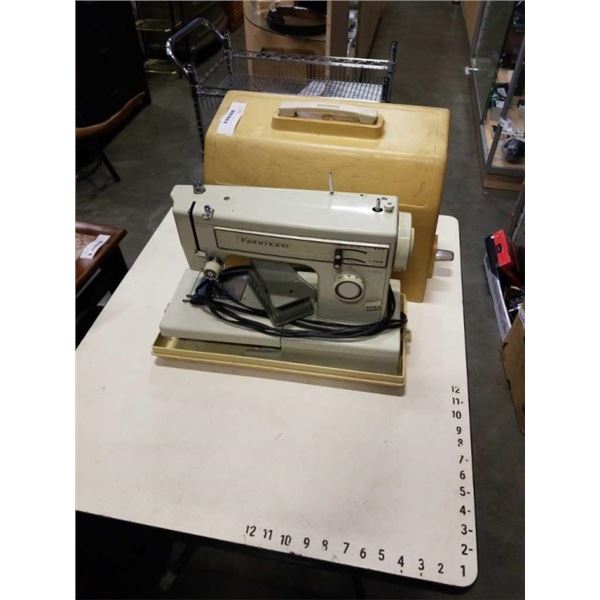 SIMPSON SEARS KENMORE SEWING MACHINE 12312 WITH FOOT PEDAL AND CASE WORKING