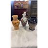 Image 1 : SADLER VASE AND 2 OTHER VASES