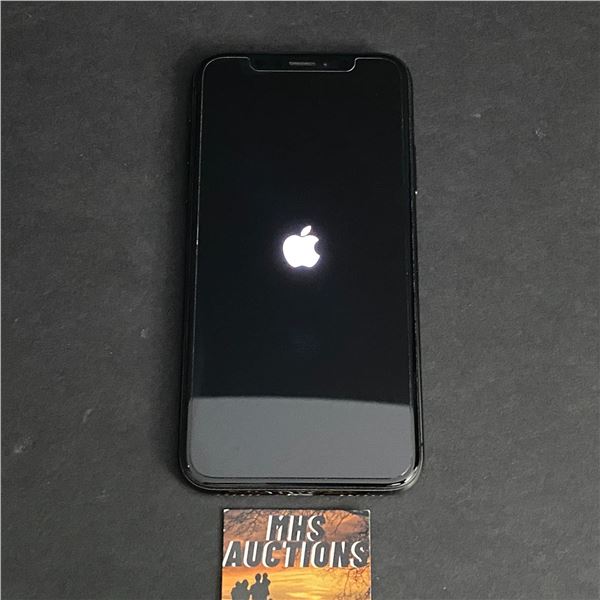 I PHONE X 64 GB, BATTERY 87%, EXCELLENT CONDITION UNLOCKED WITH APPLE SCREEN PROTECTOR
