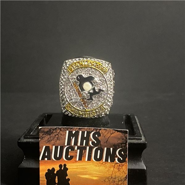 PITTSBURGH PENGUINS N.H.L 2016 "CROSBY" CHAMPIONSHIP REPLICA RING (ref798)