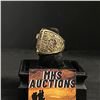 Image 3 : LOS ANGELES LAKERS 1985 "PURPLE REIGN" CHAMPIONSHIP REPLICA RING (ref#423)