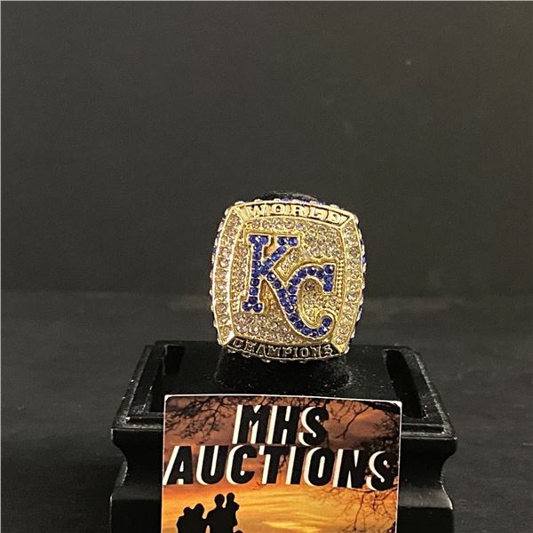 KANSAS CITY ROYALS M.L.B 2015 "GLASS" CHAMPIONSHIP REPLICA RING (ref373)