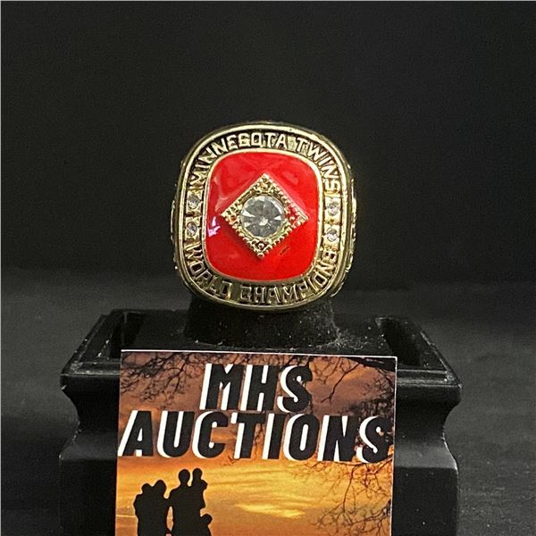 MINNESOTA TWINS M.L.B 1991 "PUCKETT" CHAMPIONSHIP REPLICA RING (ref628)