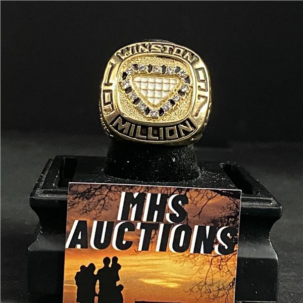 WINSTON MILLION WINNER 1997 "HENDRICK MOTORSPORTS" CHAMPIONSHIP REPLICA RING (ref976)