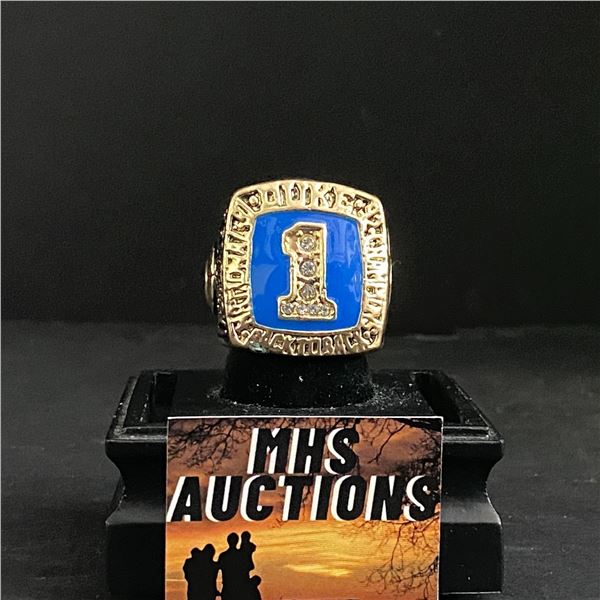 DUKE CHAMPIONS 1992 "KRZYZEWSKI" CHAMPIONSHIP REPLICA RING (ref1086)