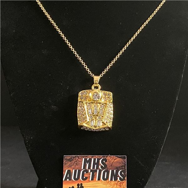 CHICAGO BULLS 1998 N.B.A CHAMPIONSHIP NECKLACE (ref1119)
