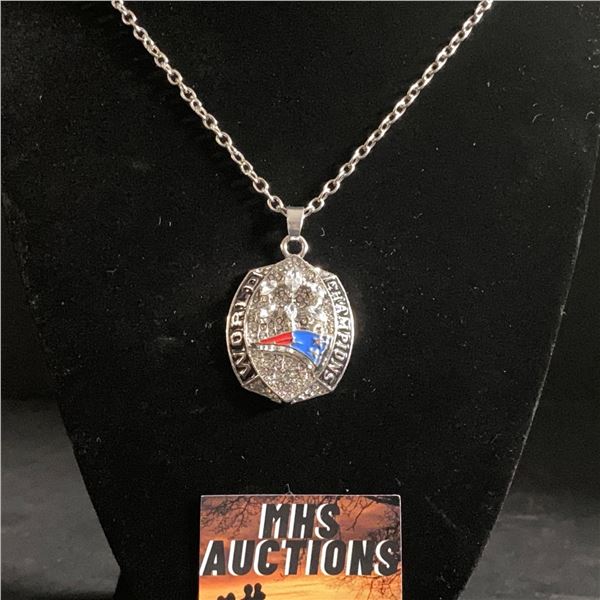 NEW ENGLAND PATRIOTS N.F.L 2018 CHAMPIONSHIP NECKLACE (ref1181)