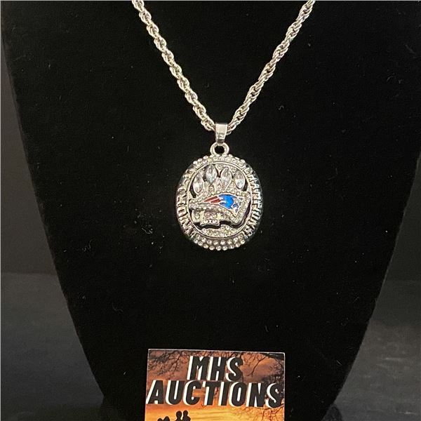 NEW ENGLAND PATRIOTS N.F.L 2014 CHAMPIONSHIP NECKLACE (refR55)
