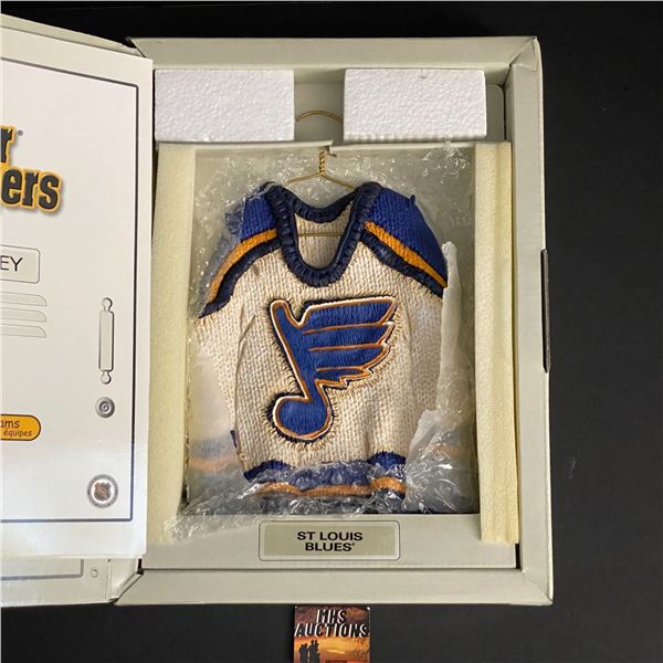 STAR HANGER ST LOUIS BLUES MEDIUM HOME JERSEY (ref5018)