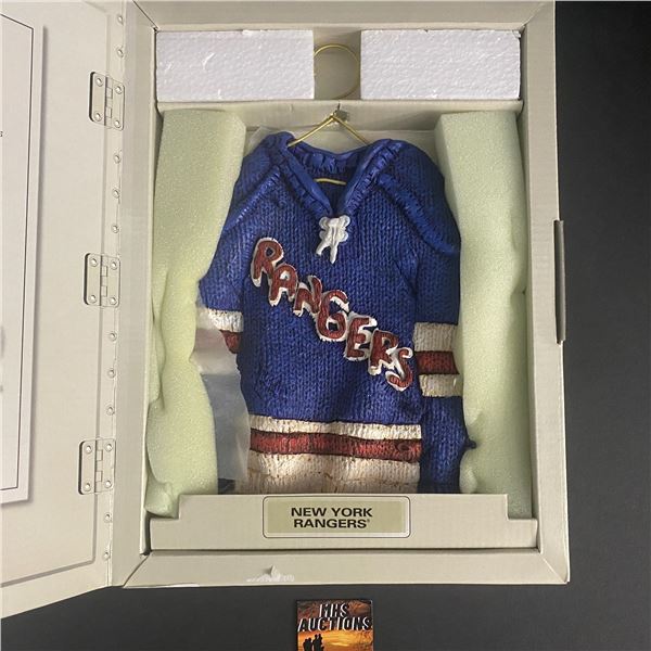 STAR HANGER NEW YORK RANGERS MEDIUM AWAY JERSEY (ref5001)